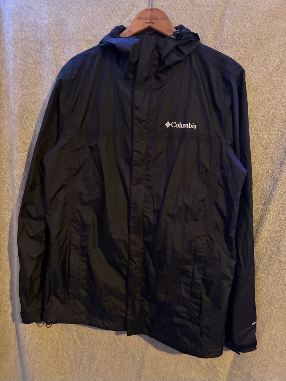 Columbia Men's Black Waterproof Hooded Jacket size S